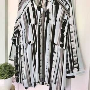 M. McCarthy 7 Black/White Swing Blouse 2X